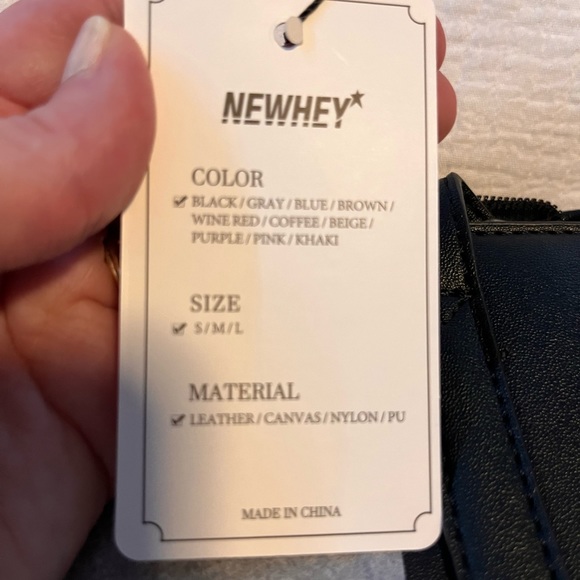 tablet/laptop tote with removable crossbody - brand new in the package - Picture 2 of 7